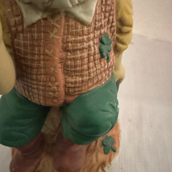 Vintage House of Lloyd Celtic "Patrick O' Santa" Figurine Music Box - Picture 12 of 14